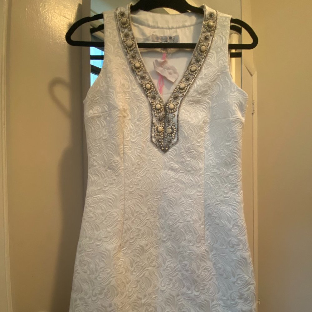 Forever New: sleevelss white breaded dress